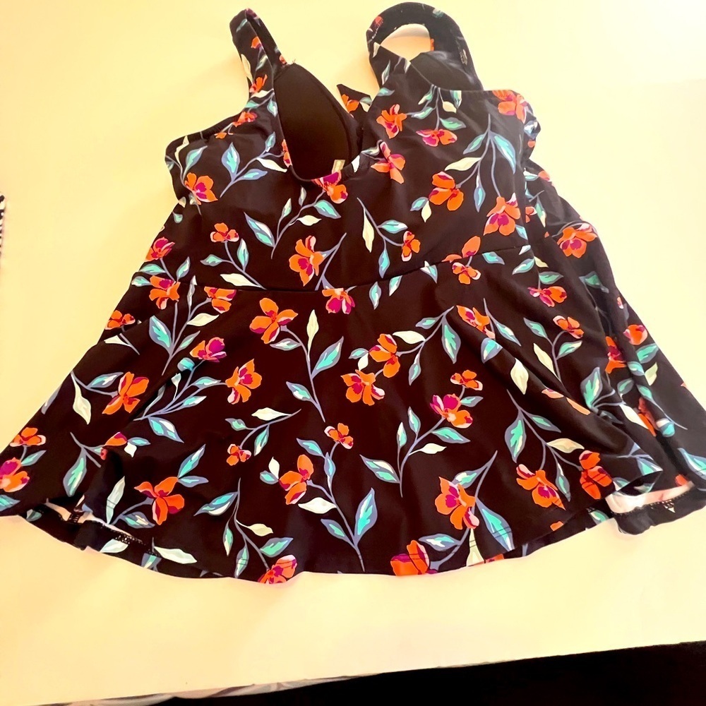 LAND’S END BLACK FLORAL (peach/purple/blue/white) TANKINI SIZE 16 W. NWOT